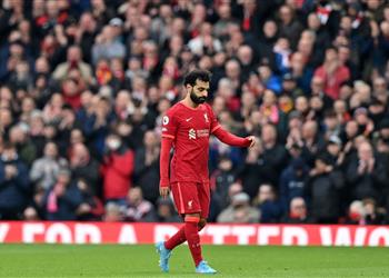 مستشهد ا بـ فينالدوم أسطورة ليفربول أشعر بالقلق بشأن تجديد عقد محمد صلاح