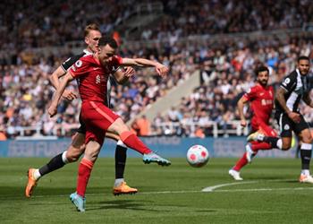 فيديو بمشاركة محمد صلاح ليفربول يحقق فوز ا غالي ا على نيوكاسل ويتصدر الدوري الإنجليزي