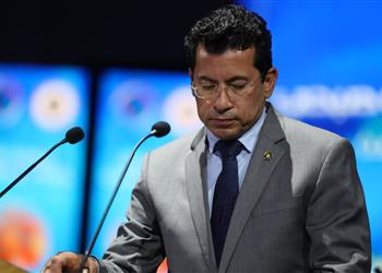 وزير الرياضة البعض يحاول إسقاط محمد صلاح وأؤيد استمرار البروفيسور كيروش