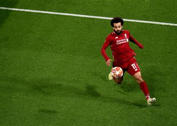 تقارير بريطانية توضح موقف محمد صلاح من مباراة ليفربول وبنفيكا