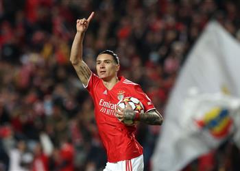 فيديو خطأ من كوناتي نونيز يسجل هدف بنفيكا الأول أمام ليفربول