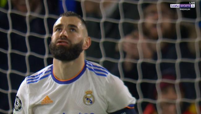 كريم بنزيما يهدر هدف محقق لريال مدريد امام تشيلسي