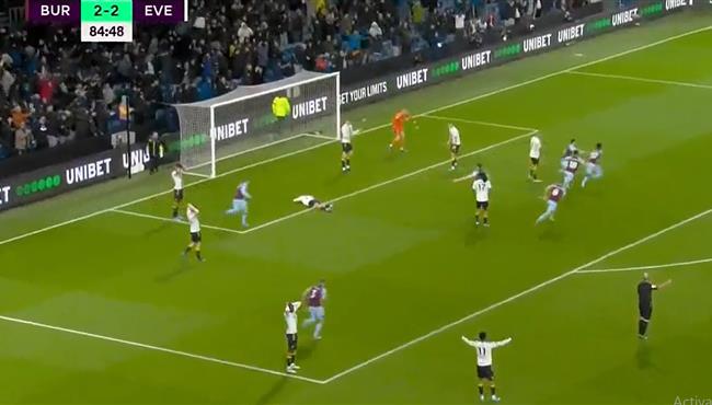 اهداف مباراة بيرنلي وايفرتون 3 2 الدوري الانجليزي