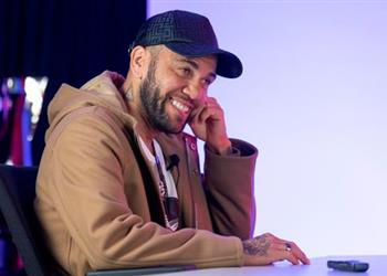 داني ألفيس البرازيل يجب أن تسرق كأس العالم 2022 وأتمنى رقصة أخيرة مع ميسي