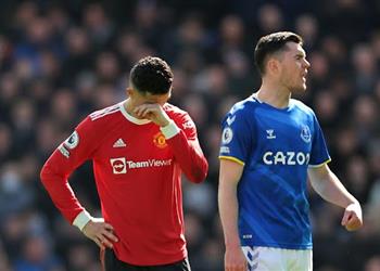 صور رونالدو يتعرض لإصابة قوية في مباراة مانشستر يونايتد وإيفرتون