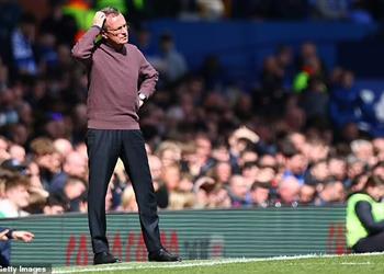 رانجنيك يوجه نقد ا لاذع ا للاعبي مانشستر يونايتد ويتساءل ما علاقة أداءنا ضد إيفرتون بالمدرب الجديد