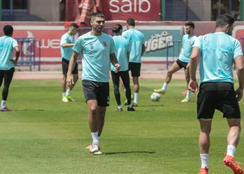 مران الأهلي عبد الحفيظ يجتمع بالجهاز الفني واللاعبين استعداد ا لـ وفاق سطيف