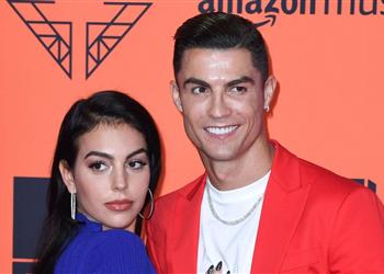 شقيقة رونالدو تثير الجدل بشأن رحيله عن مانشستر يونايتد