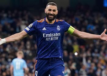 تقارير ريال مدريد يدرس تجديد عقد بنزيما