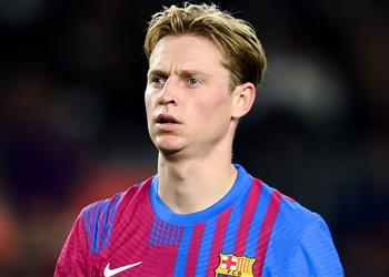 كوبيه تكشف موقف دي يونج من الرحيل عن برشلونة