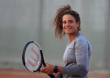 ميار شريف تطيح بالبرازيلية بيجوسي وتواجه المجرية بانا في دور الثمانية لبطولة ليكي مولي