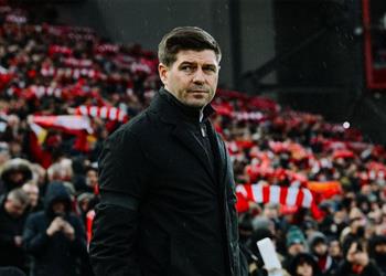 ميرور جيرارد يرغب في ضم مدافع ليفربول في الميركاتو الصيفي