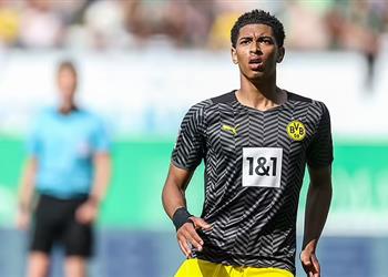 بيلينجهام يعلن موقفه من الرحيل عن دورتموند بعد اهتمام ليفربول ومانشستر يونايتد