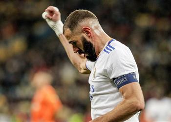 رونالدينيو عن الكرة الذهبية أتمنى تتويج بنزيما بأكبر عدد من الجوائز الفردية