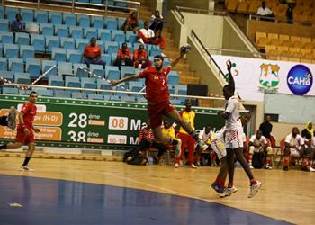 الأهلي يفوز على نيامي ويتأهل لنصف نهائي كأس الكؤوس الإفريقية لكرة اليد