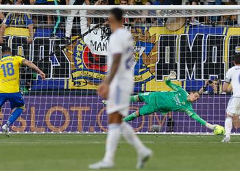 فيديو ريال مدريد يتعادل إيجابي ا مع قادش في الدوري الإسباني
