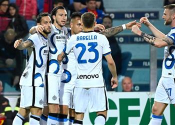 فيديو الحسم يتأجل للجولة الأخيرة إنتر ميلان يفوز بثلاثية على كالياري في الدوري الإيطالي