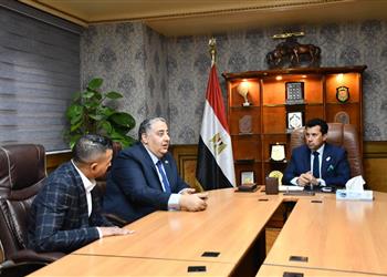 وزير الرياضة يطمئن على استعدادات بطل المصارعة الرومانية كيشو للمنافسات الدولية