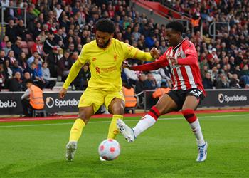 ورطة لـ كلوب إصابة جوميز واستبداله في مباراة ليفربول وساوثهامبتون