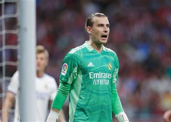 بعد قرار لونين حارس نابولي على رادار ريال مدريد في الميركاتو الصيفي