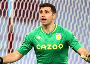 شكوك حول مشاركة حارس أستون فيلا أمام مانشستر سيتي