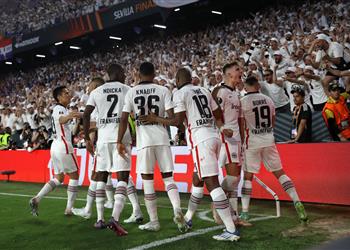 فيديو ركلات الترجيح تقود آينتراخت فرانكفورت للفوز بالدوري الأوروبي أمام رينجرز