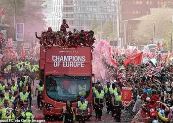 حتى لو خسر الدوري وأبطال أوروبا ليفربول سيحتفل في شوارع المدينة بحافلة مكشوفة