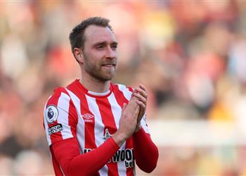 مدرب برينتفورد يتحدث عن مستقبل إريكسن الجماهير ستبني له تمثال ا