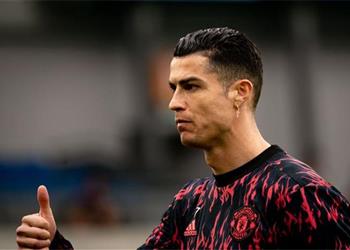 نيفل ينصح مانشستر يونايتد بضم لاعب توتنهام لخلافة رونالدو