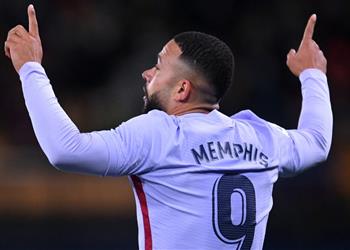 ديباي يرد على اهتمام أندية الدوري الإنجليزي وأنباء رحيله عن برشلونة