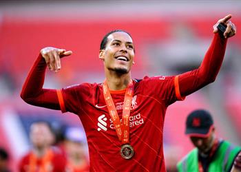 صورة ليفربول يتلقى خبر ا سار ا بشأن فان دايك قبل مواجهة ولفرهامبتون