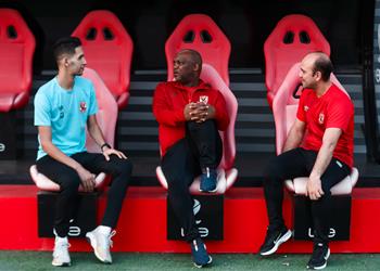 جلسة بين موسيماني وبدر بانون قبل مباراة الأهلي وإنبي