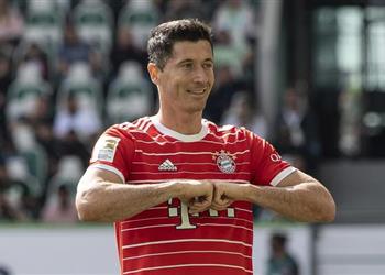 دليل جديد من زوجة ليفاندوفسكي يوضح اقترابه من برشلونة