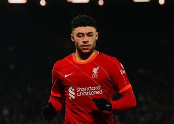 ليفربول يحسم مصير تشامبرلين بعد خروجه من حسابات كلوب