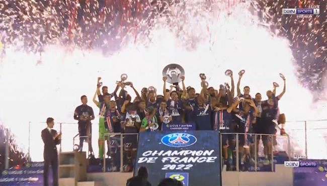 مراسم تتويج باريس سان جيرمان بطلا للدوري الفرنسي