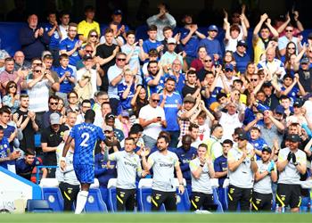 أنطونيو روديجر يودع جماهير تشيلسي بعد نهاية موسم الدوري الإنجليزي