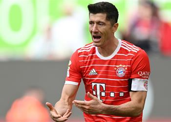 صور ليفاندوفسكي يواصل التمرد والضغط على بايرن ميونخ