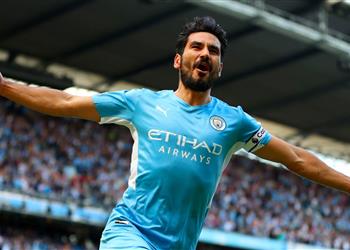 صورة لفتة رائعة من جوندوجان في مباراة مانشستر سيتي وأستون فيلا