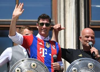 وكيله ليفاندوفسكي يعرف ما يريد مثل ألابا تمام ا وبايرن ميونخ خسره فني ا وشخصي ا