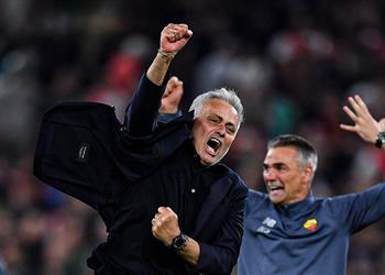 مورينيو يدخل التاريخ بعد التتويج بدوري المؤتمر الأوروبي مع روما