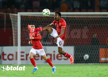 كاف يقارن بين بيرسي تاو والمترجي قبل مباراة الأهلي والوداد في نهائي إفريقيا