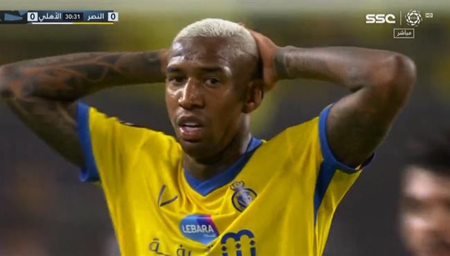 تاليسكا كاد ان يسجل هدف رائع في مباراة النصر والاهلي بالدوري السعودي