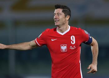 مدرب بولندا لـ ليفاندوفسكي أتمنى أن أراك مع ليفربول