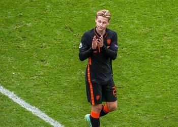 دي يونج يحسم الجدل ويرد على أنباء انتقاله لـ مانشستر يونايتد