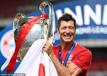 تيباس برشلونة لا يمكنه التعاقد مع ليفاندوفسكي إلا في حالة واحدة