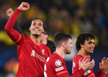 فان دايك يشيد بزميله في ليفربول من الصعب الدفاع أمامه وسنواجه كابوس ا بنهائي دوري الأبطال