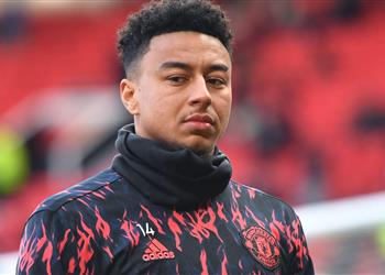 إندبندنت لينجارد يحسم موقفه من مغادرة مانشستر يونايتد