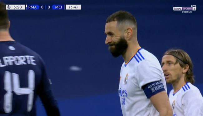فرصة خطيرة من كريم بنزيما علي مرمي مانشستر سيتي بدوري ابطال اوروبا