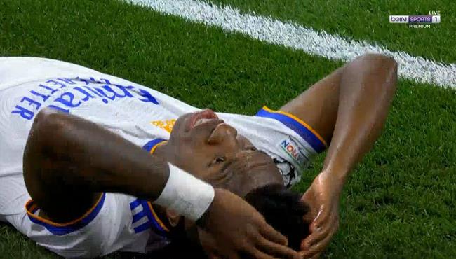 فينيسيوس جونيور يهدر هدف محقق لريال مدريد امام مانشستر سيتي