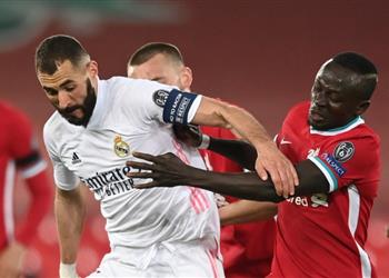 حساب دوري أبطال أوروبا يفاضل بين بنزيما وماني للتتويج بالكرة الذهبية